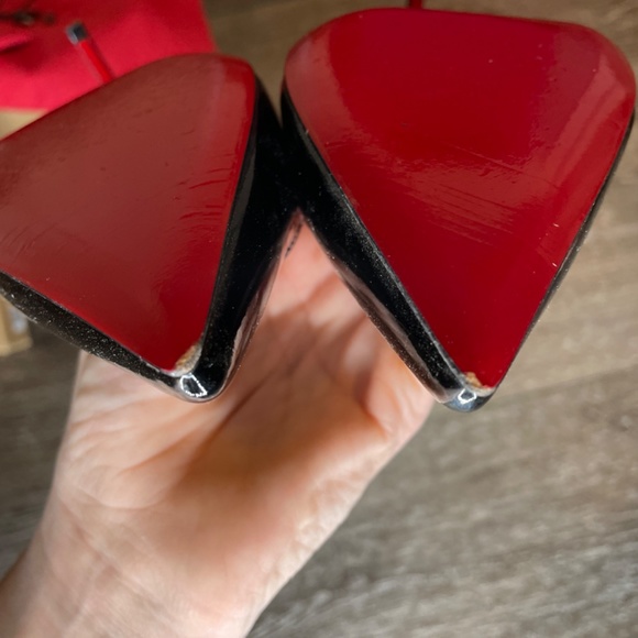 Christian Louboutin Pigalle Follies Pointed Toe Pump (size 8.5) - Picture 9 of 13